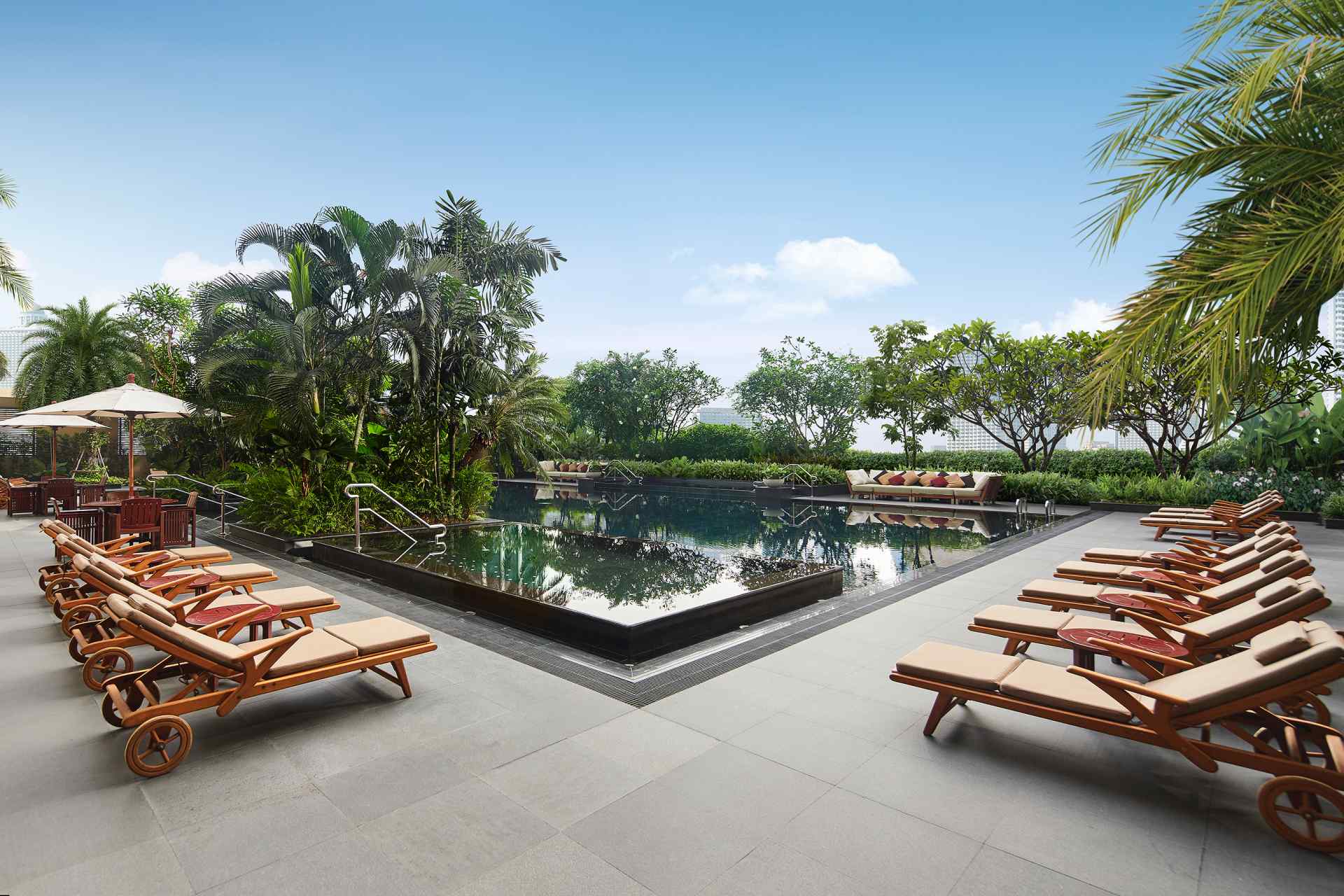 Hotel Siam Bangkok Tropical Swimming Pool